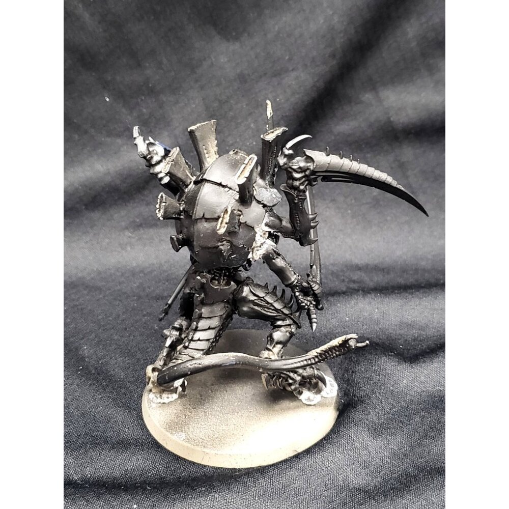 Warhammer 40k Tyranids Hive Tyrant w Whip & Sword Assembled Metal Plastic HT1 - Picture 3 of 7